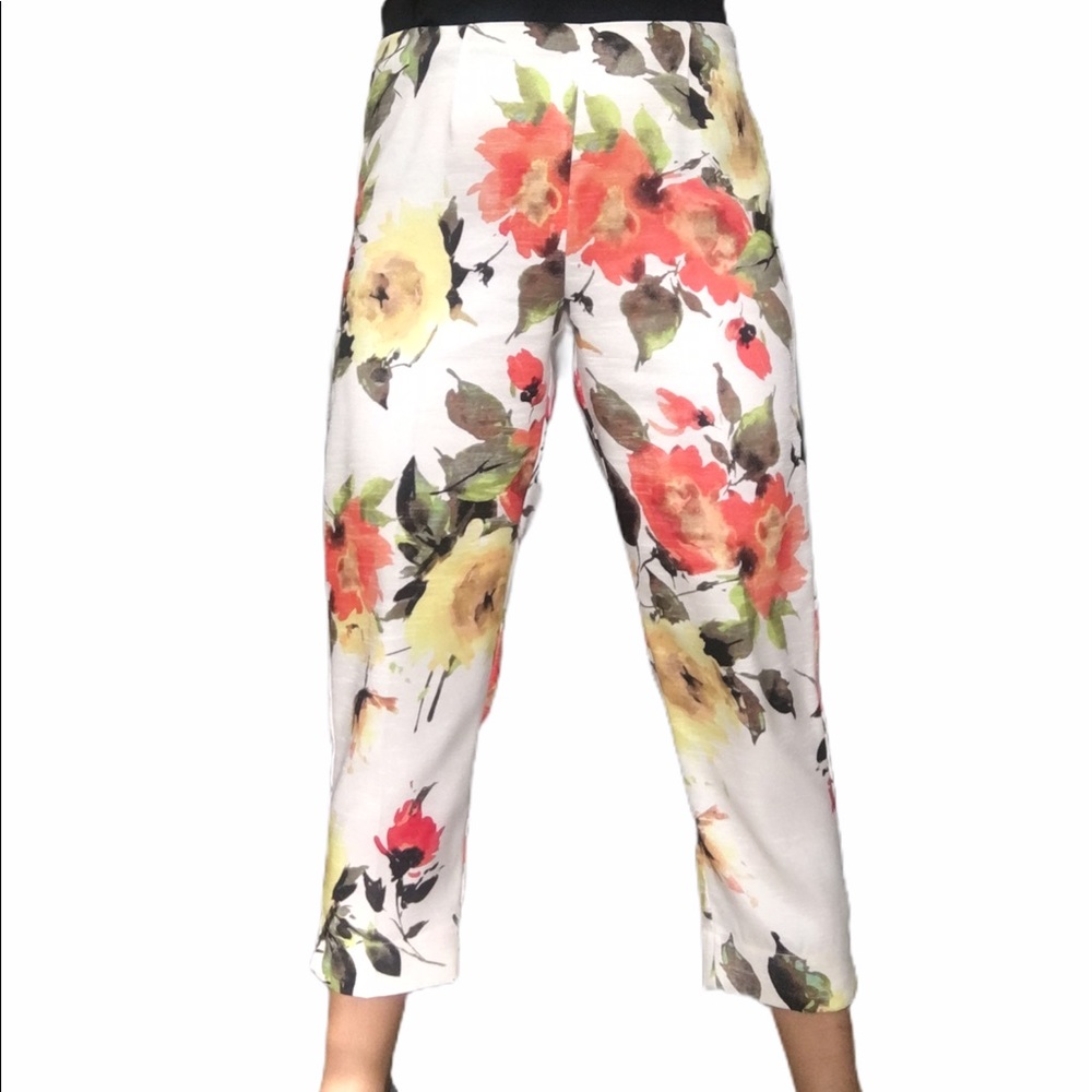 #004 - Melissa Paige Floral cropped Pants